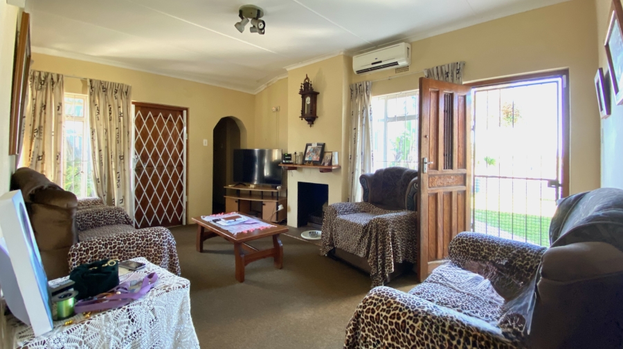 4 Bedroom Property for Sale in Laaiplek Western Cape
